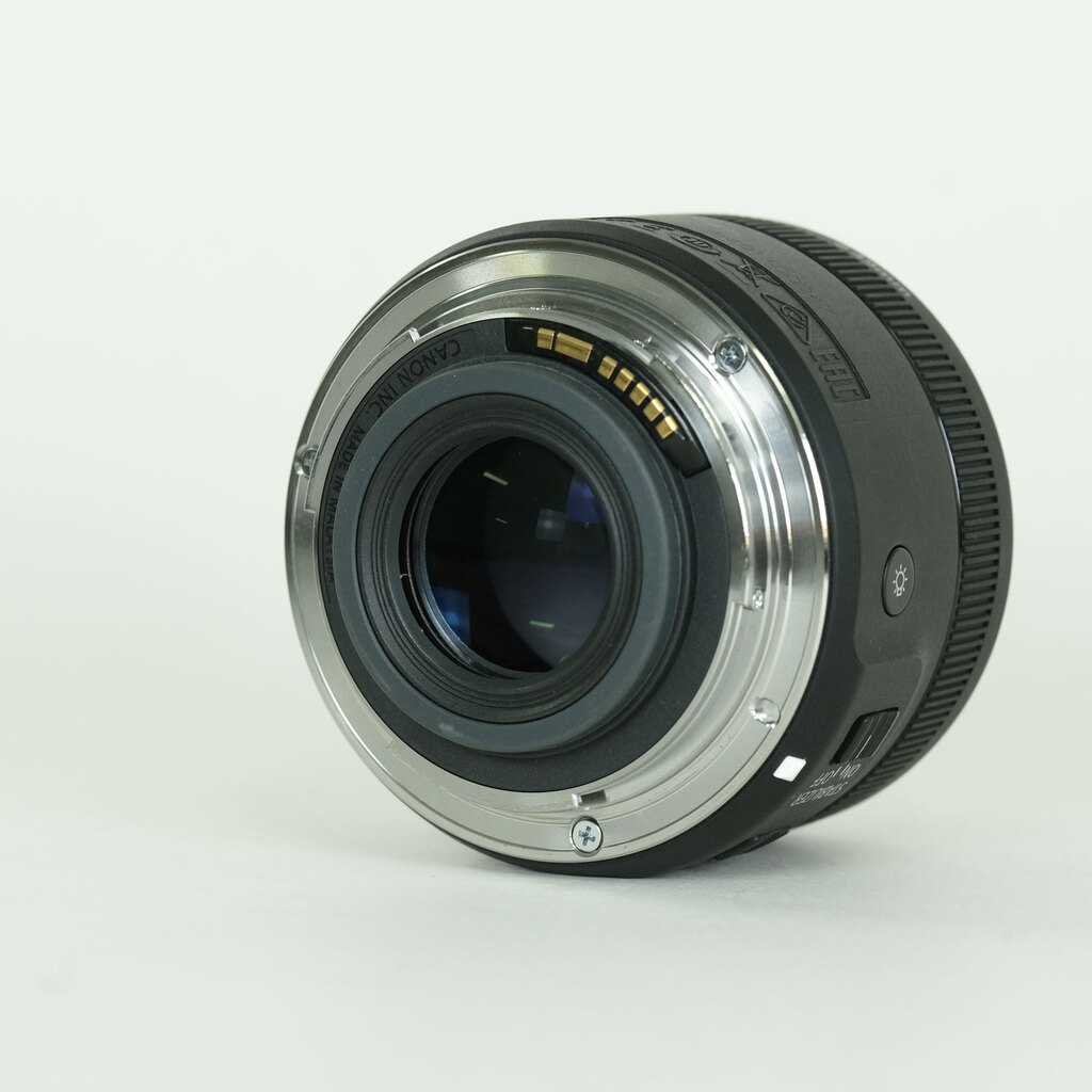 Canon EF-S35mm F2.8 マクロ IS STM