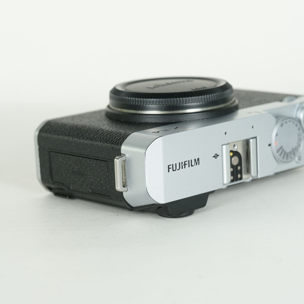FUJIFILM X-E4 FUJIFILM X-E4