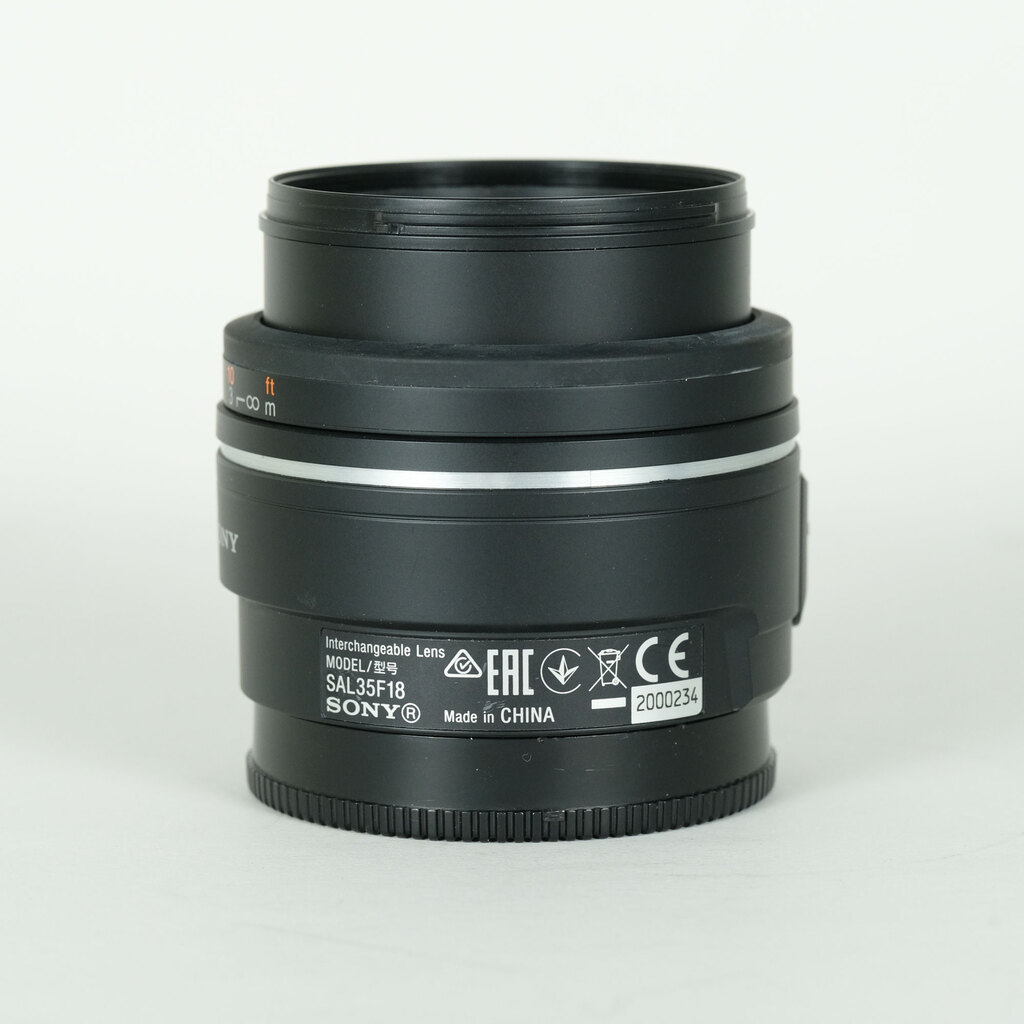 SONY DT 35mm F1.8 SAM SAL35F18
