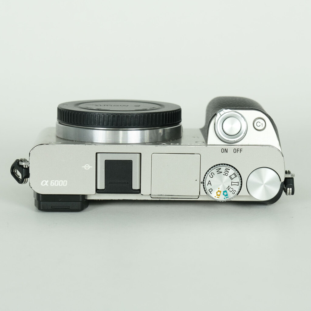 SONY α6000(ILCE-6000) SONY α6000(ILCE-6000)