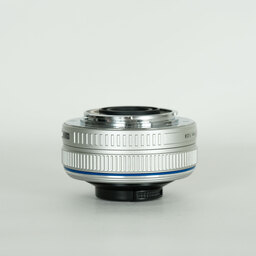 OLYMPUS M.ZUIKO DIGITAL 17mm F2.8 シルバー