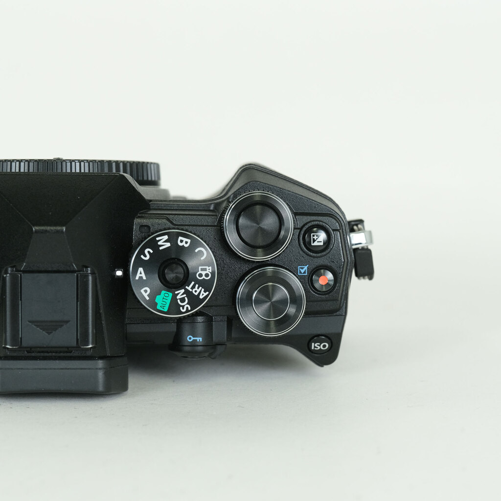 OM SYSTEM OM-5