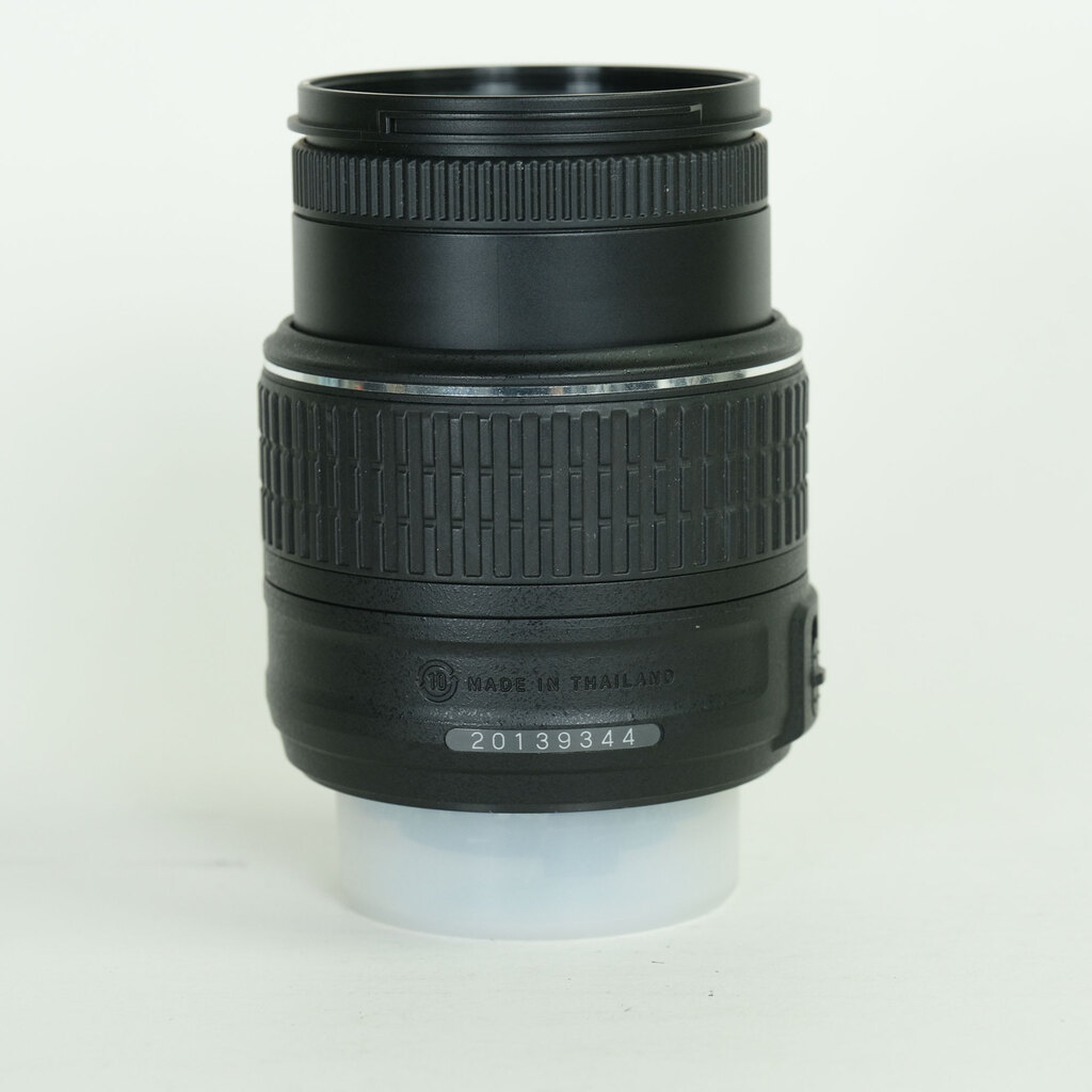 Nikon AF-S DX NIKKOR 18-55mm f3.5-5.6G VR II