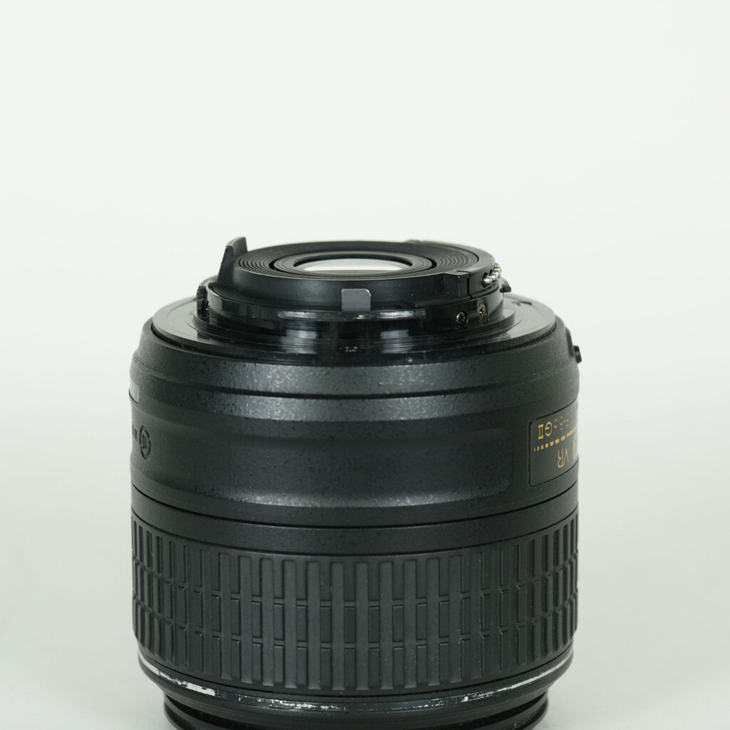 Nikon AF-S DX NIKKOR 18-55mm f3.5-5.6G VR IIの出品 | ONE SCENE