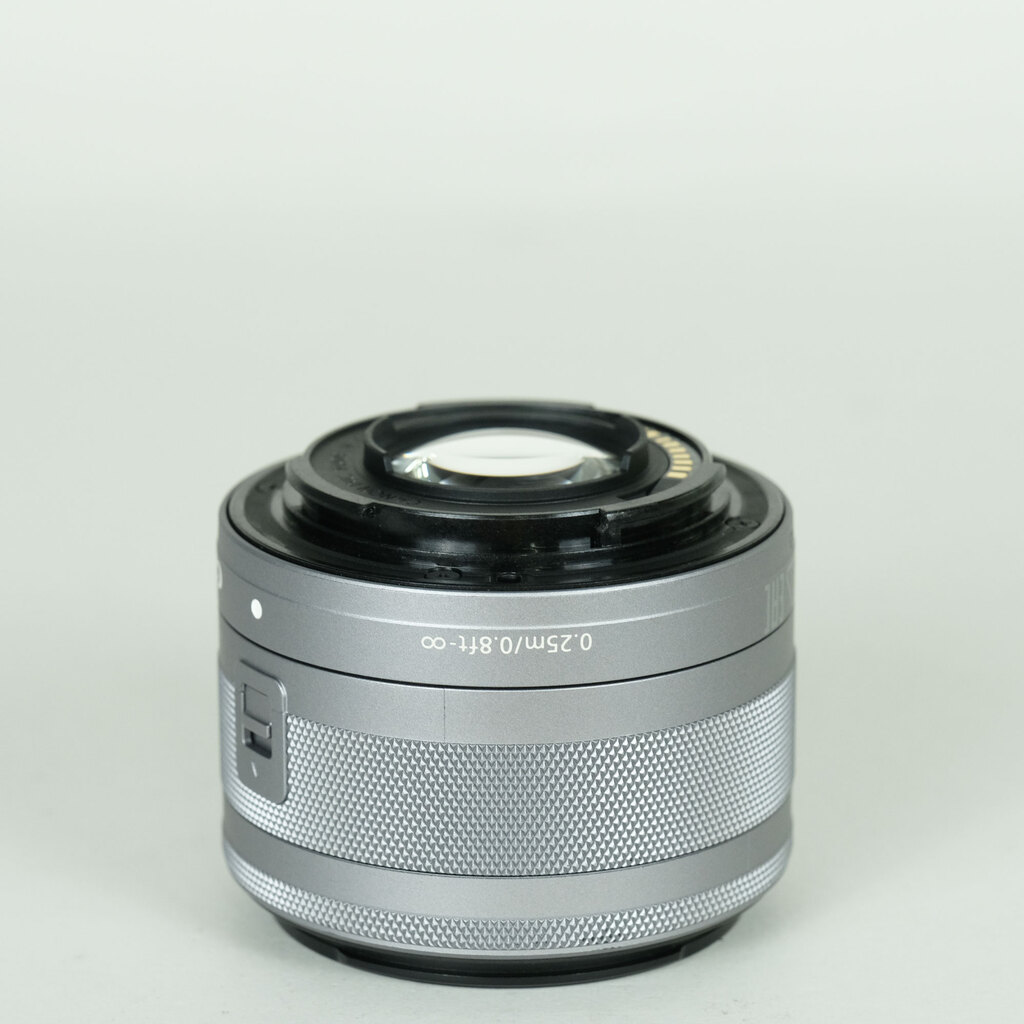 Canon EF-M15-45mm F3.5-6.3 IS STM Canon EF-M15-45mm F3.5-6.3 IS STM