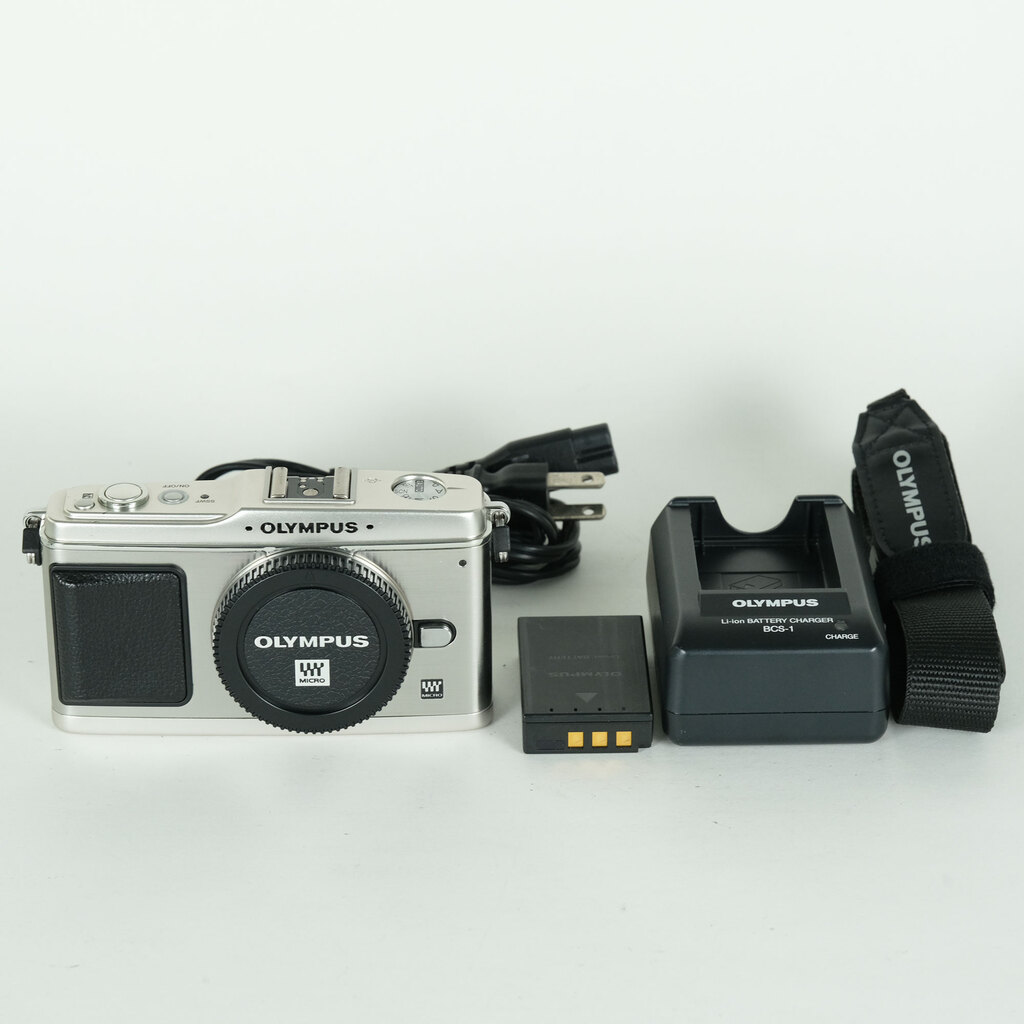 OLYMPUS PEN E-P1 ボディ シルバーの出品 | ONE SCENE（ワンシーン）