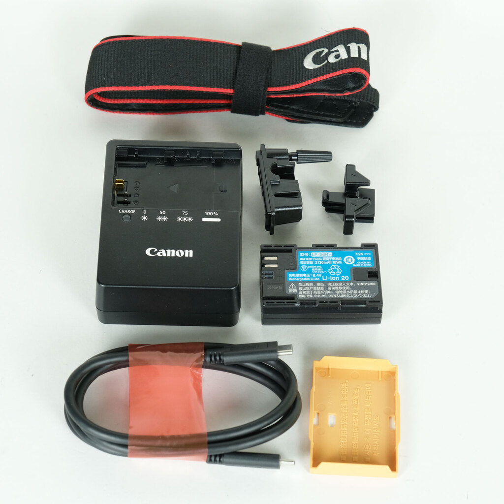 Canon EOS R5 Canon EOS R5