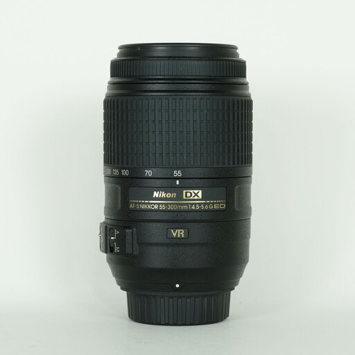 AF-S DX NIKKOR 55-300mm f/4.5-5.6G ED VRを解説｜450mm相当まで届く