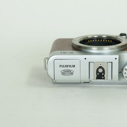 FUJIFILM X-A1 ボディ ブラウン