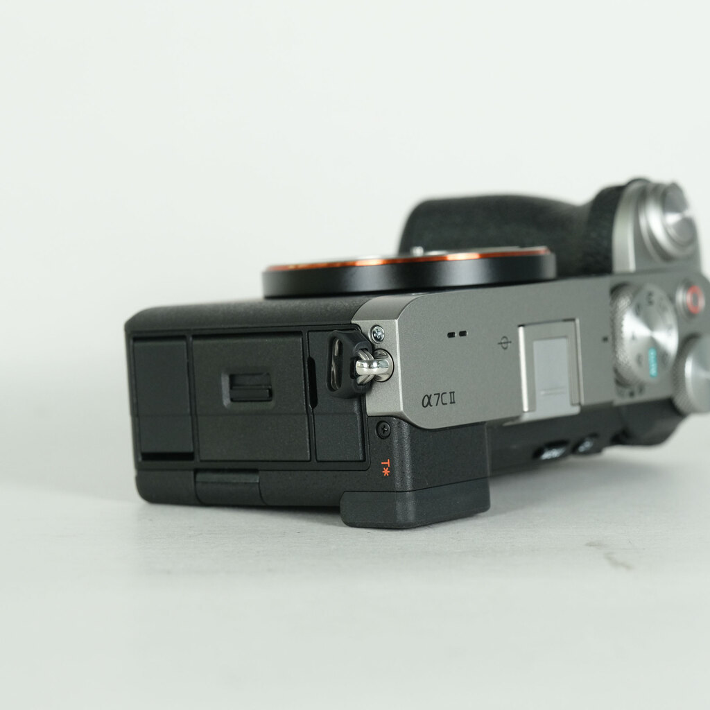 SONY α7C II（ILCE-7CM2）の出品 | ONE SCENE（ワンシーン）