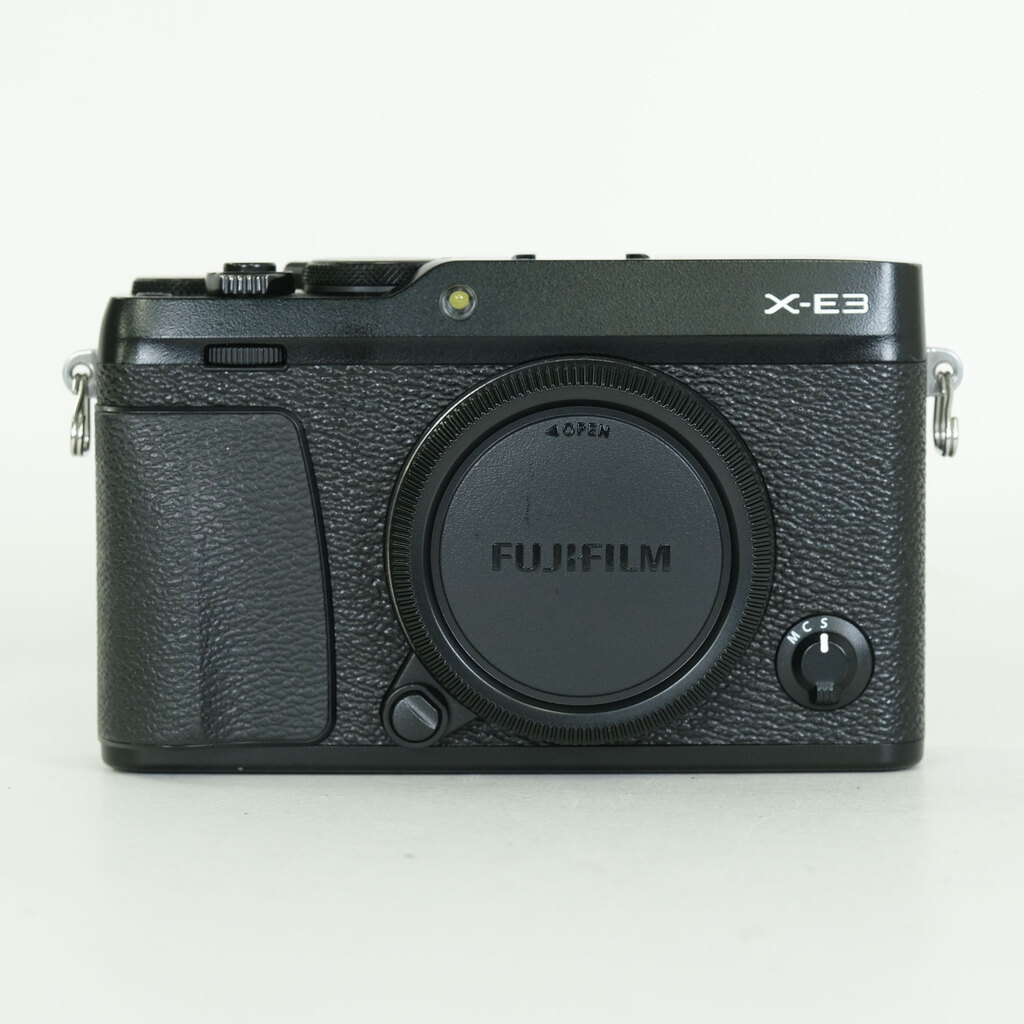FUJIFILM X-E3