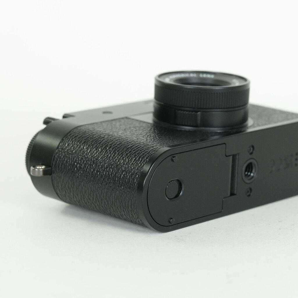 FUJIFILM X half X-HF1