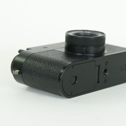 FUJIFILM X half X-HF1