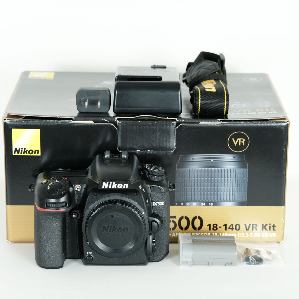 Nikon D7500