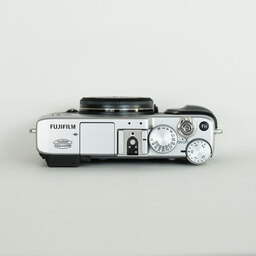 FUJIFILM X-E1 シルバー