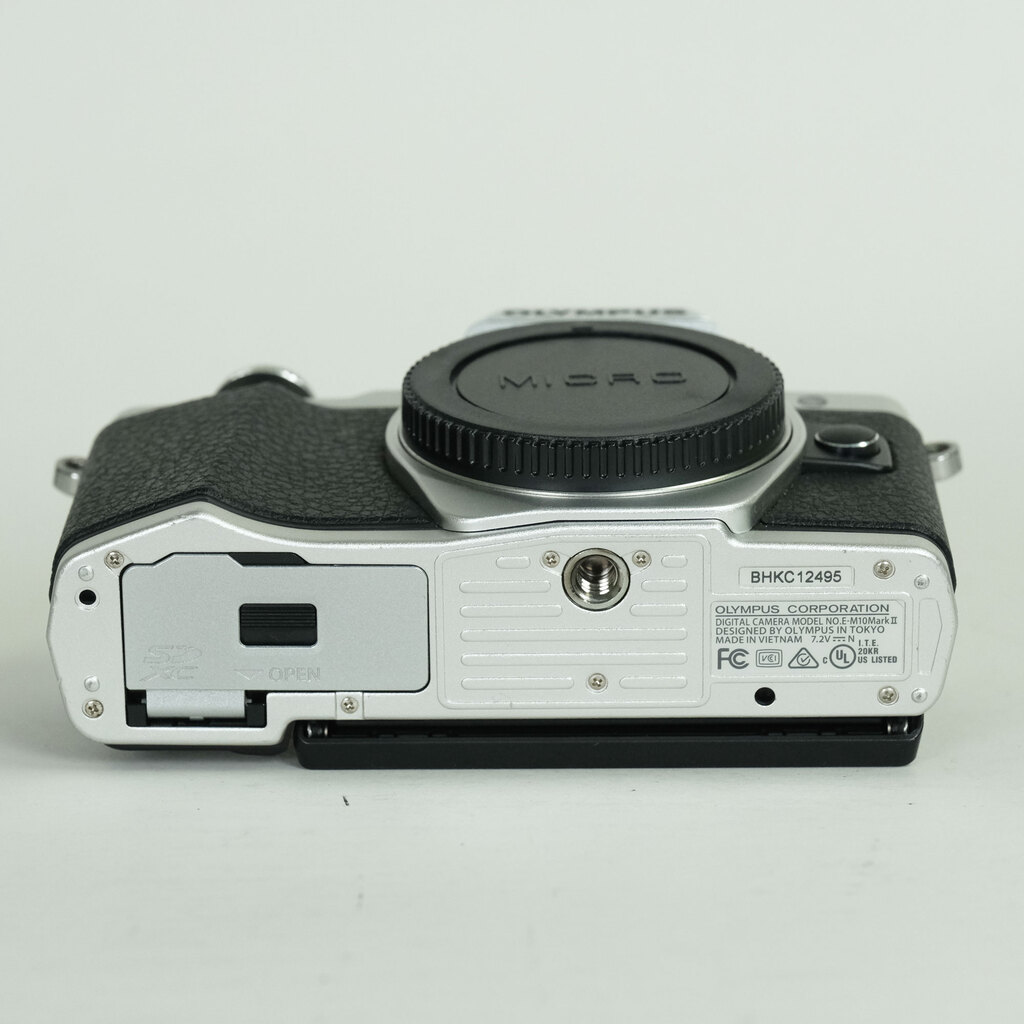 OLYMPUS OM-D E-M10 Mark II