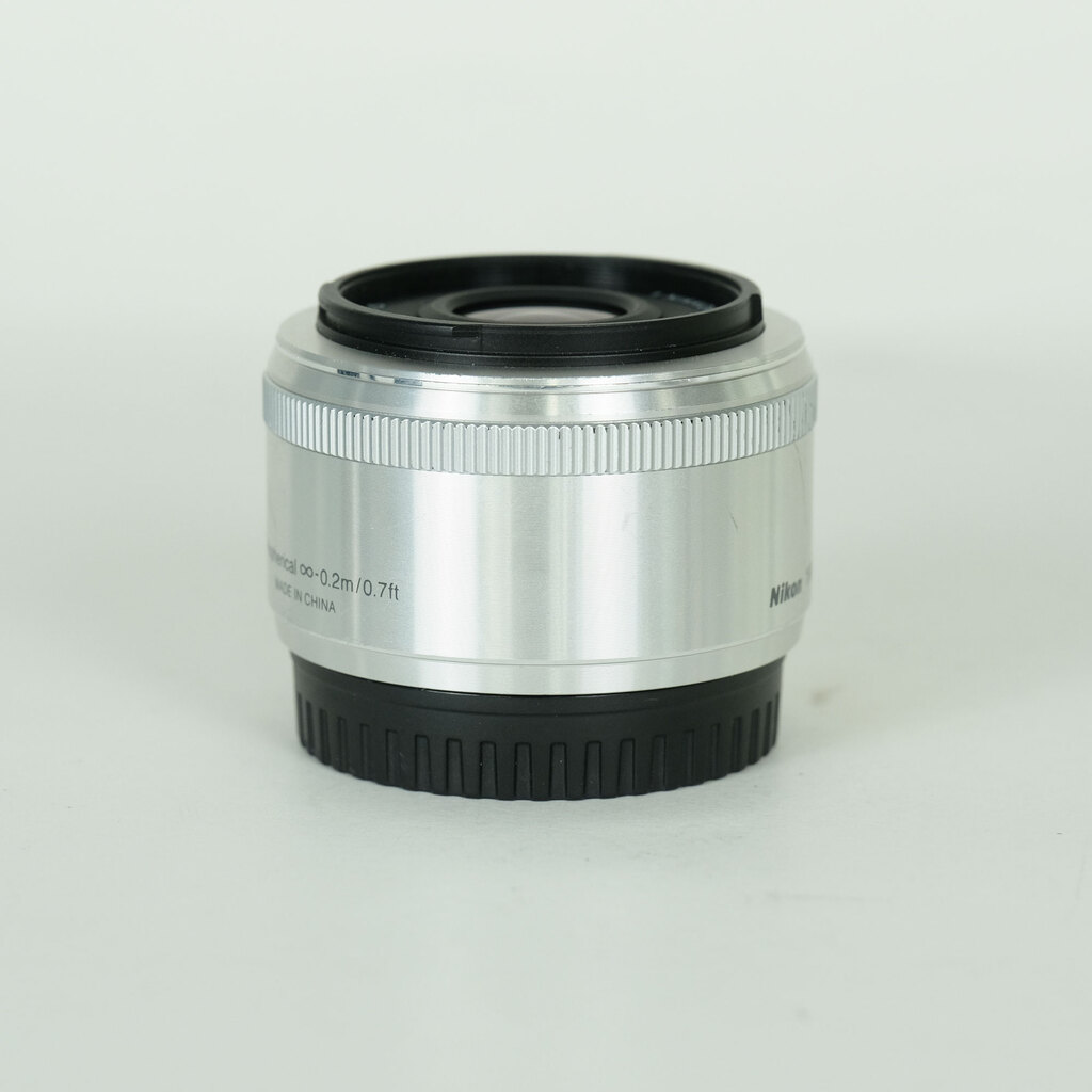 Nikon 1 NIKKOR 18.5/1.8 シルバーの出品 | ONE SCENE（ワンシーン）