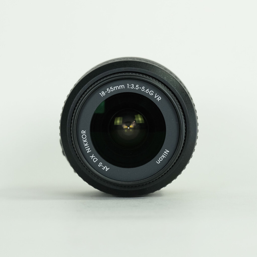 Nikon AF-S DX NIKKOR 18-55mm F3.5-5.6 G VR Nikon AF-S DX NIKKOR 18-55mm F3.5-5.6 G VR