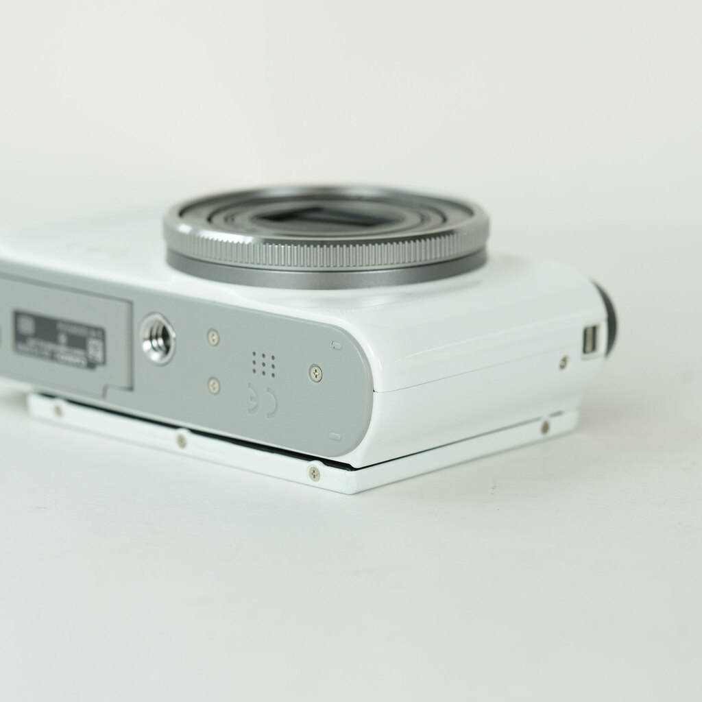 CASIO EXILIM EX-FC300SWE ホワイトの出品 | ONE SCENE（ワンシーン）