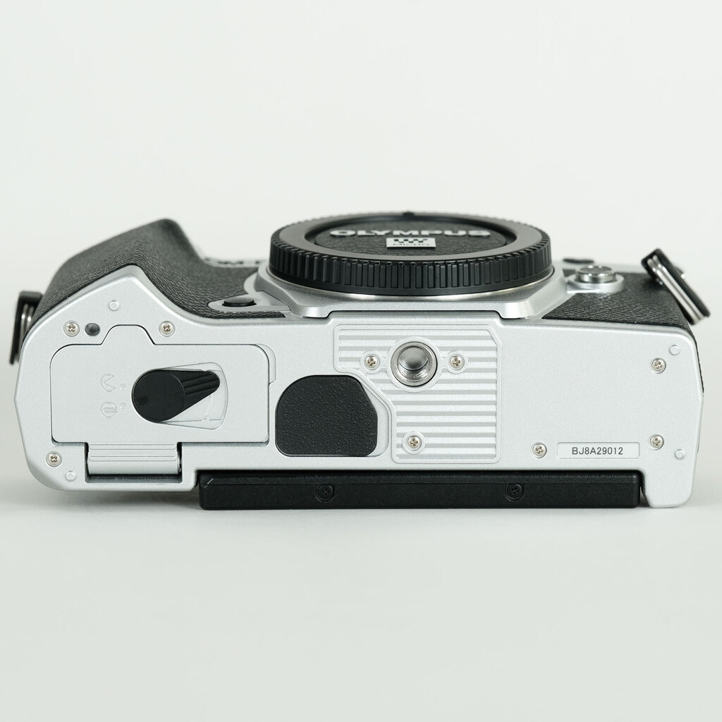 OLYMPUS OM-D E-M5 Mark III