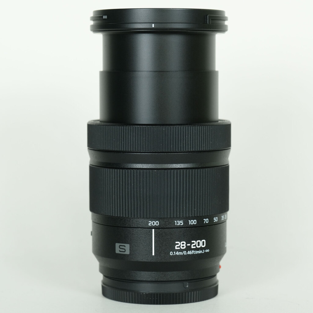 Panasonic LUMIX S 28-200mm F4-7.1 MACRO O.I.S.