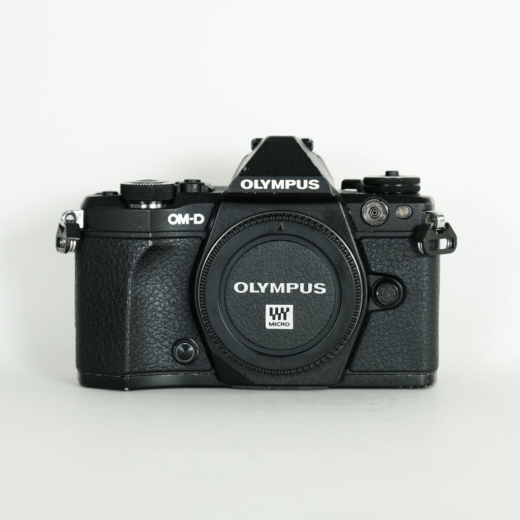 OLYMPUS OM-D E-M5 Mark II