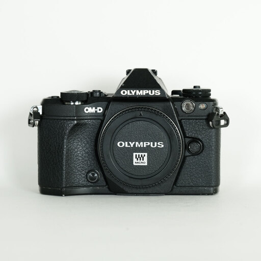 OLYMPUS OM-D E-M5 Mark II