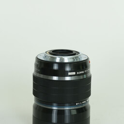 OLYMPUS M.ZUIKO DIGITAL ED 8mm F1.8 Fisheye PRO