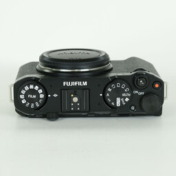 FUJIFILM X-M5