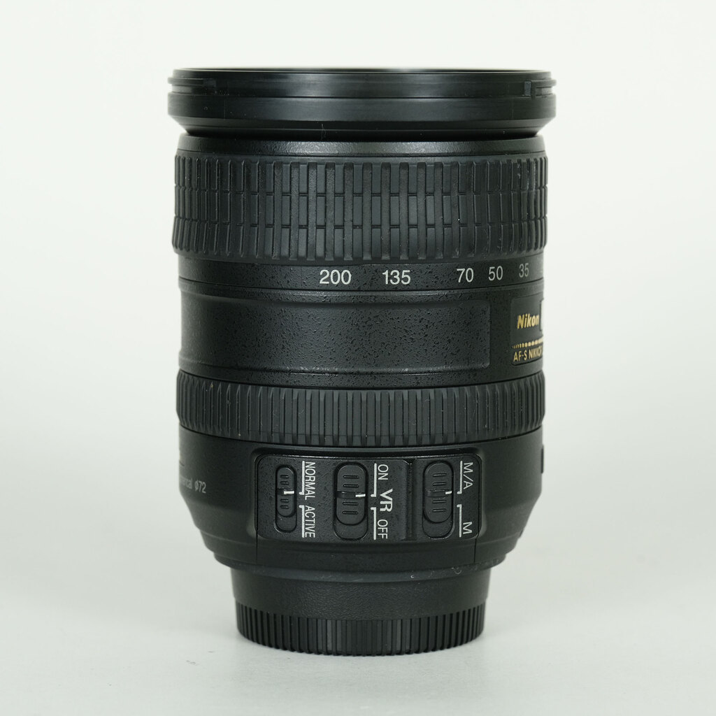 Nikon AF-S DX VR Zoom-Nikkor 18-200mm F3.5-5.6G IF-ED