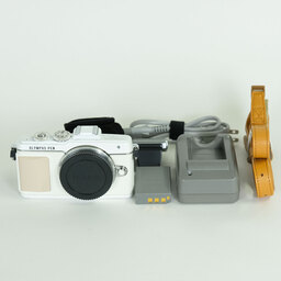 OLYMPUS PEN Lite E-PL7 ボディ ホワイト