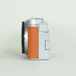 Panasonic LUMIX DC-S9 Panasonic LUMIX DC-S9