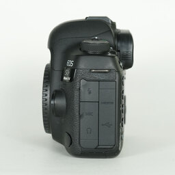 Canon EOS 5D Mark IV Canon EOS 5D Mark IV