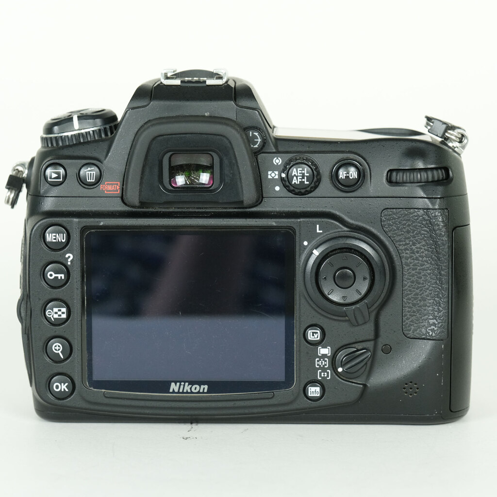 Nikon D300S �{�f�B