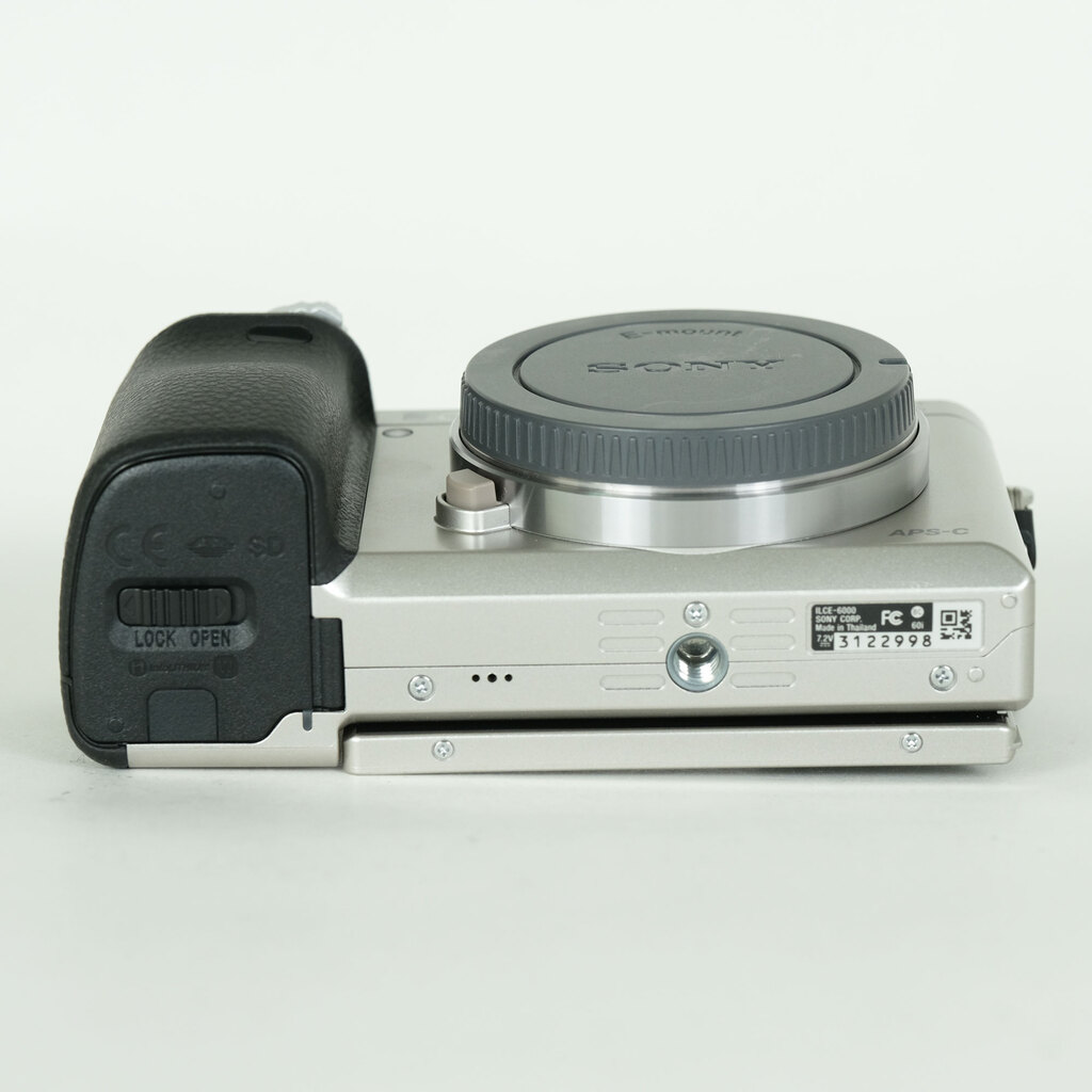 SONY α6000(ILCE-6000) SONY α6000(ILCE-6000)