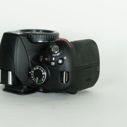 Nikon D3200ボディ ブラック