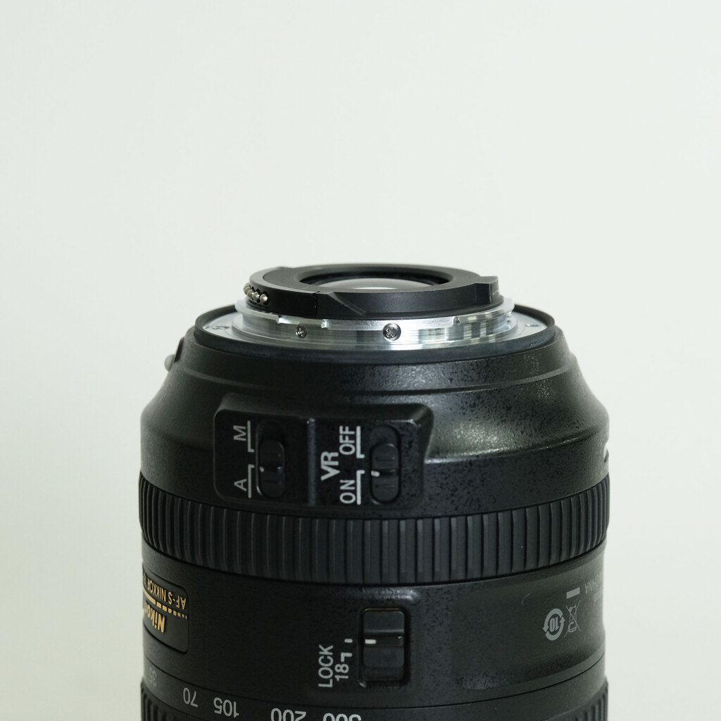 Nikon AF-S DX NIKKOR 18-300mm f/3.5-6.3G ED VR