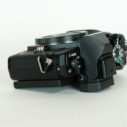 OLYMPUS OM-D E-M10 Mark IV