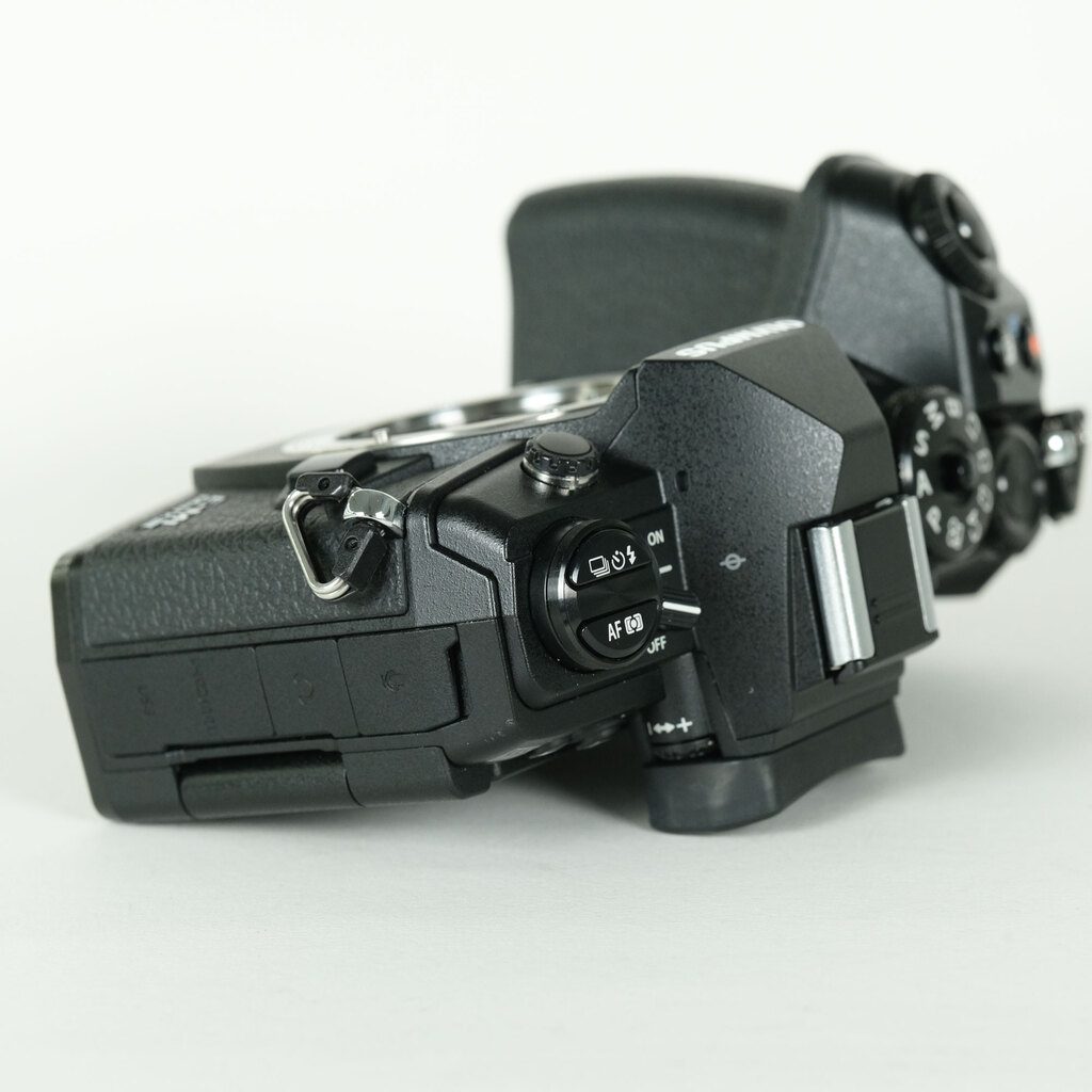 OLYMPUS OM-D E-M1 Mark III