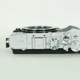 OLYMPUS PEN E-P7