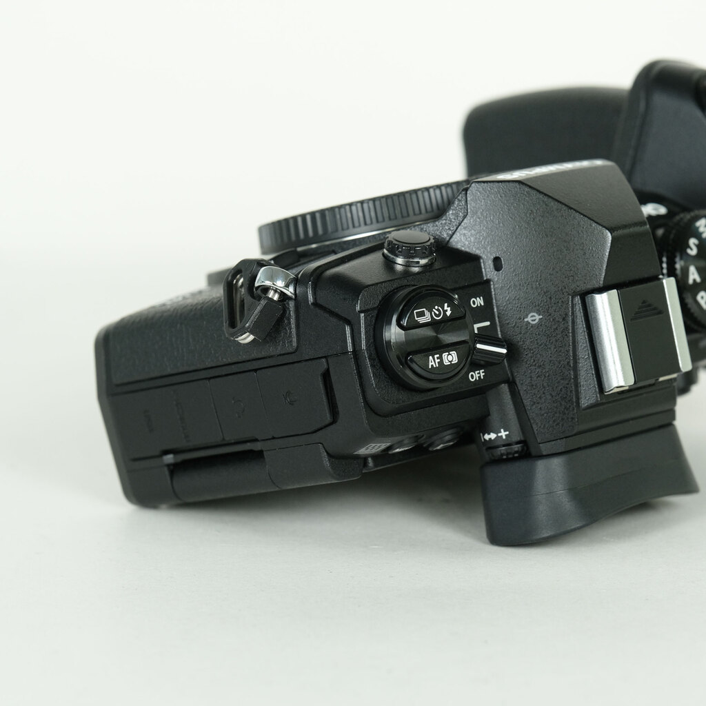 OLYMPUS OM-D E-M1 Mark III