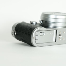 FUJIFILM X100F シルバー FUJIFILM X100F シルバー