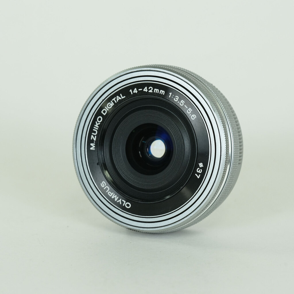 OLYMPUS M.ZUIKO DIGITAL ED 14-42mm F3.5-5.6 EZ シルバー