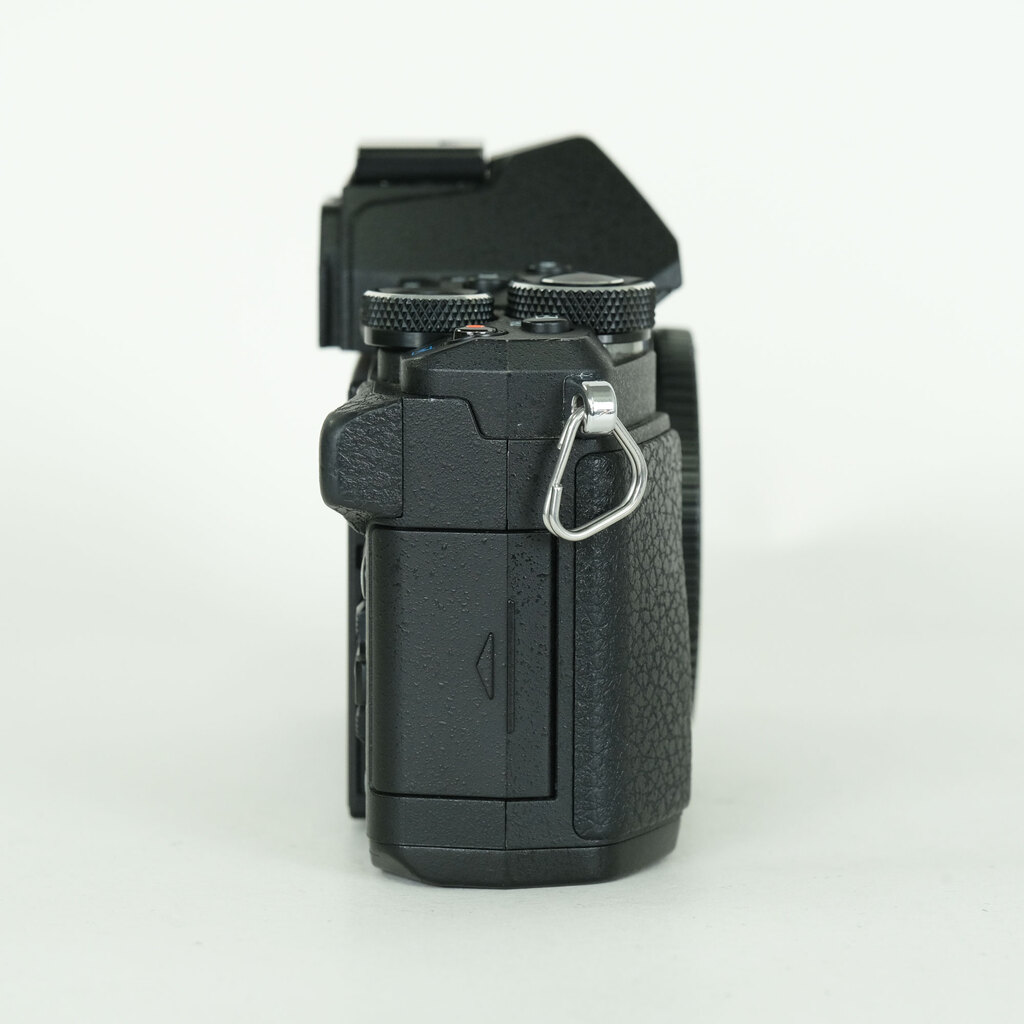 OLYMPUS OM-D E-M5 Mark II