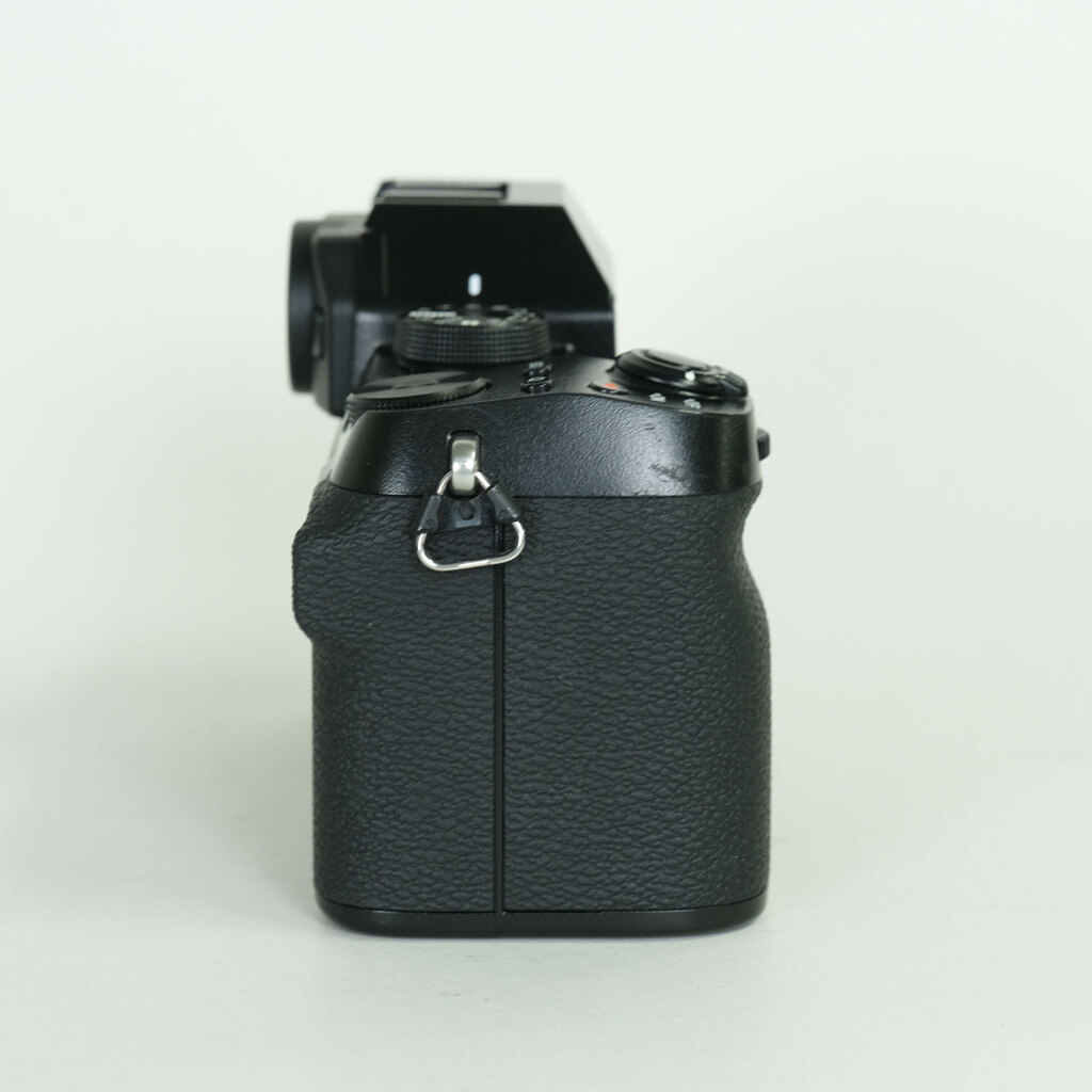 FUJIFILM X-S10