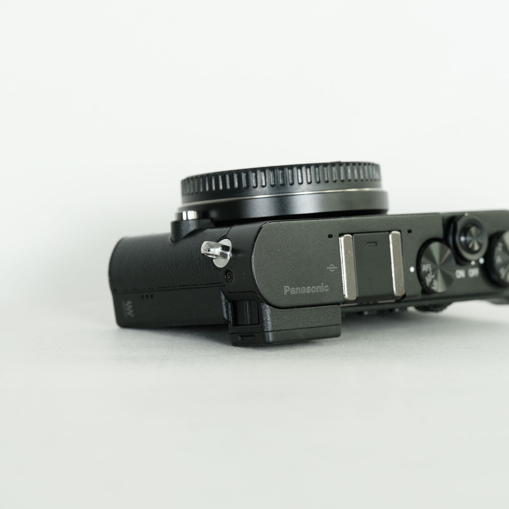 Panasonic LUMIX DMC-GM5ボディ ブラック