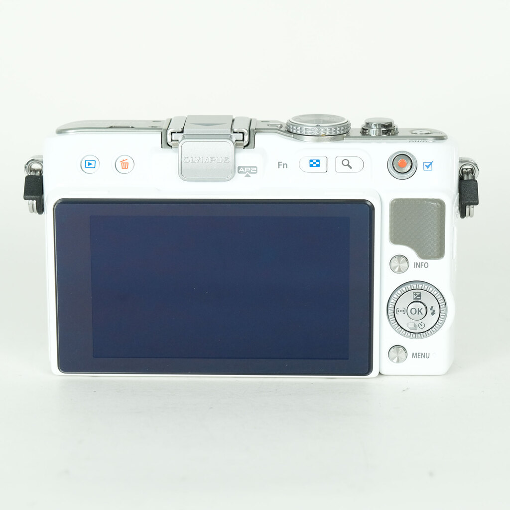 OLYMPUS PEN Lite E-PL3 ボディ ホワイトの出品 | ONE SCENE（ワンシーン）