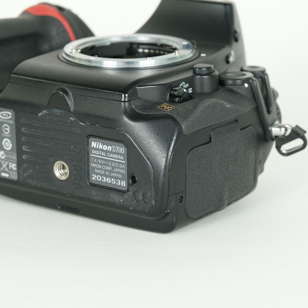 Nikon D700 ボディの出品 | ONE SCENE（ワンシーン）