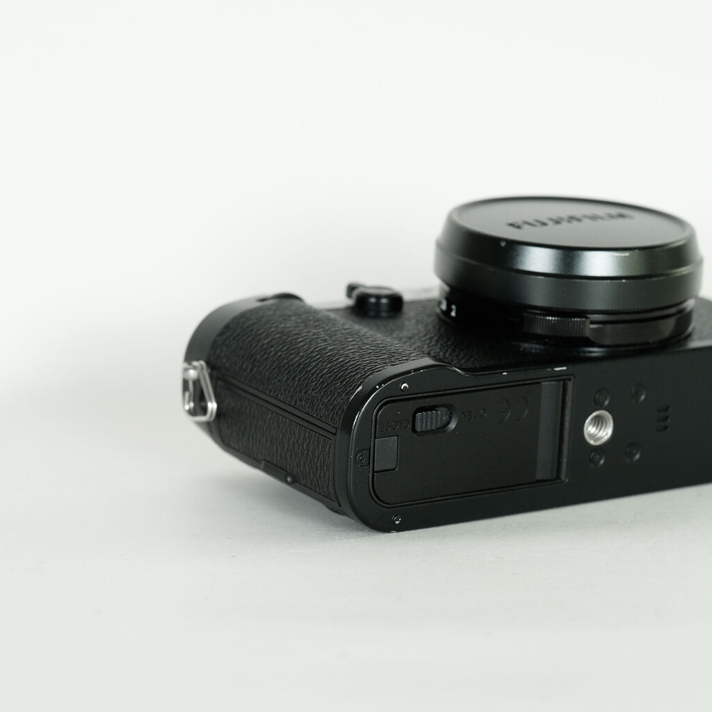 FUJIFILM X100F ブラック