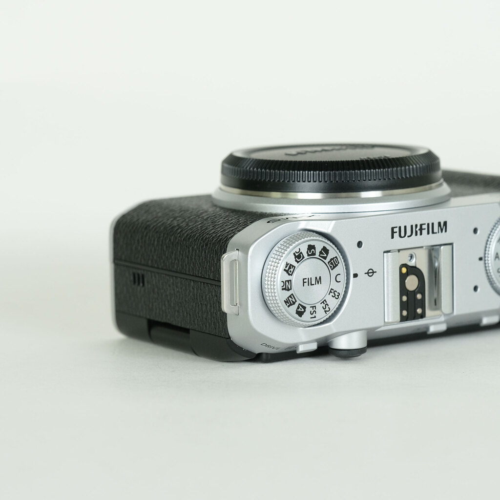 FUJIFILM X-M5